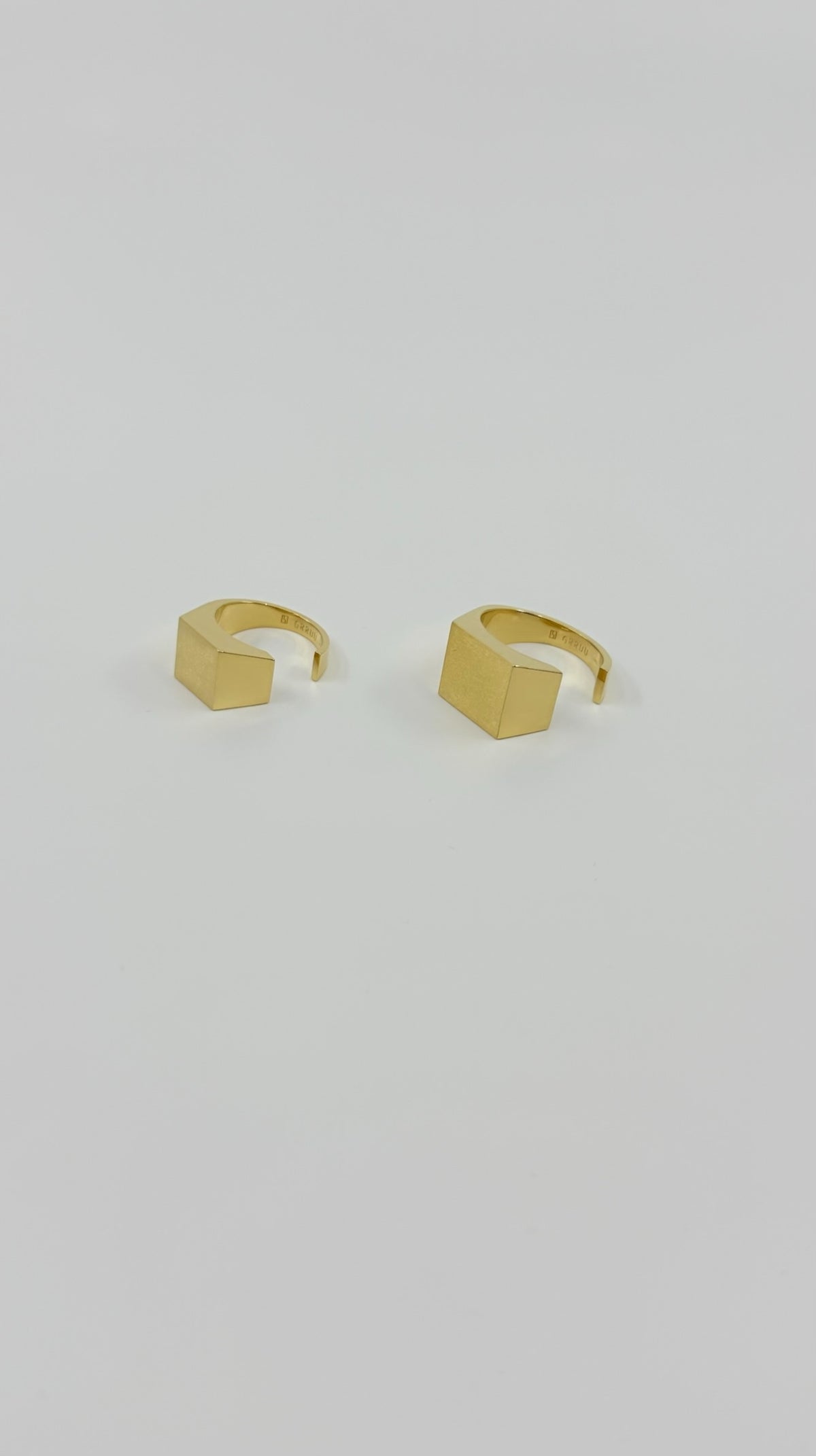 18K Gold Intent Loss Signet Ring - JP Size #9-15
