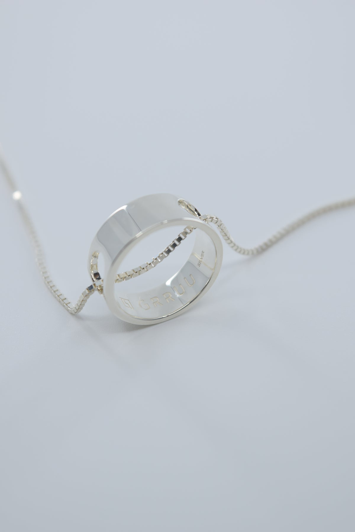 SILVER OPEN ENDED Circle Necklace