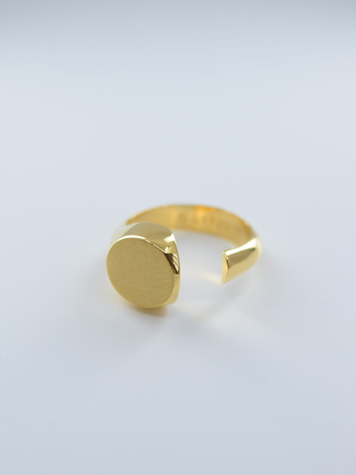 【サンプル貸出専用ページ】18K Goldコーティング Intent Loss Circle Signet Ring - JP Size #11