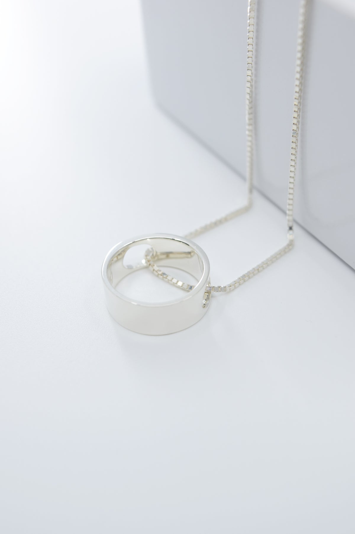 SILVER OPEN ENDED Circle Necklace