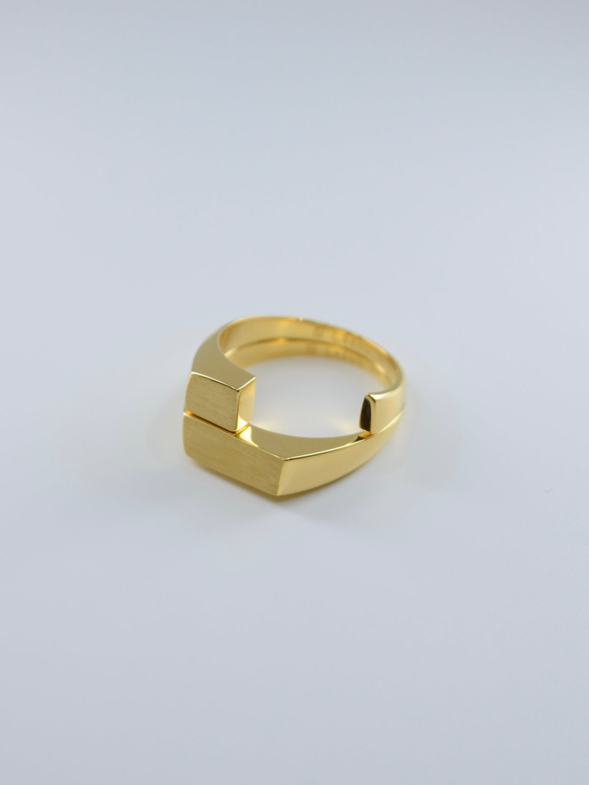 18K Gold Intent Loss Signet Ring 75/100 - JP Size #9-15