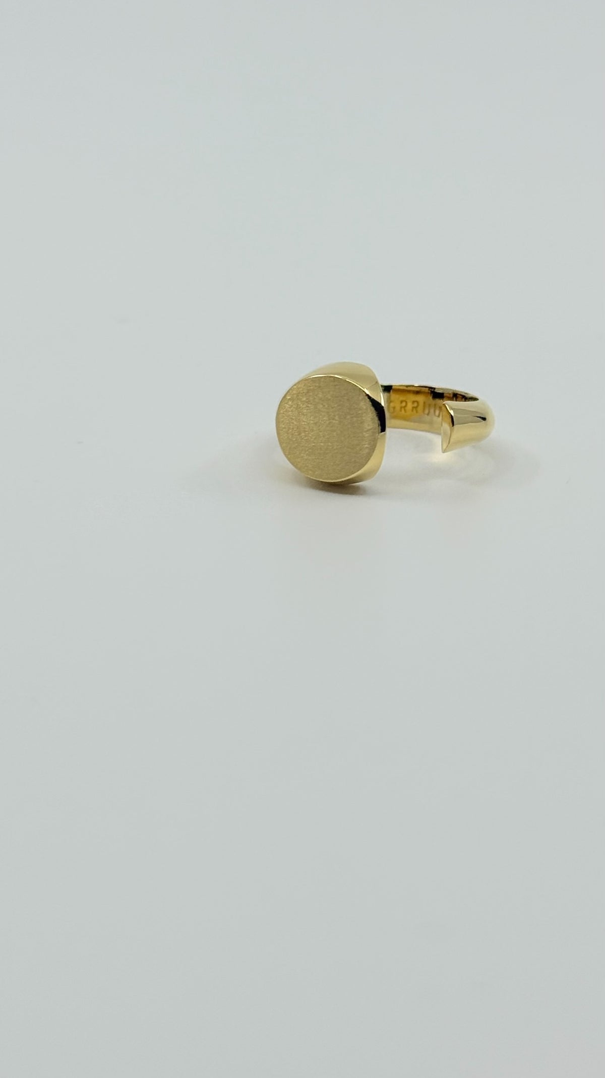 18K Gold Intent Loss Circle Signet Ring - JP Size #9-15